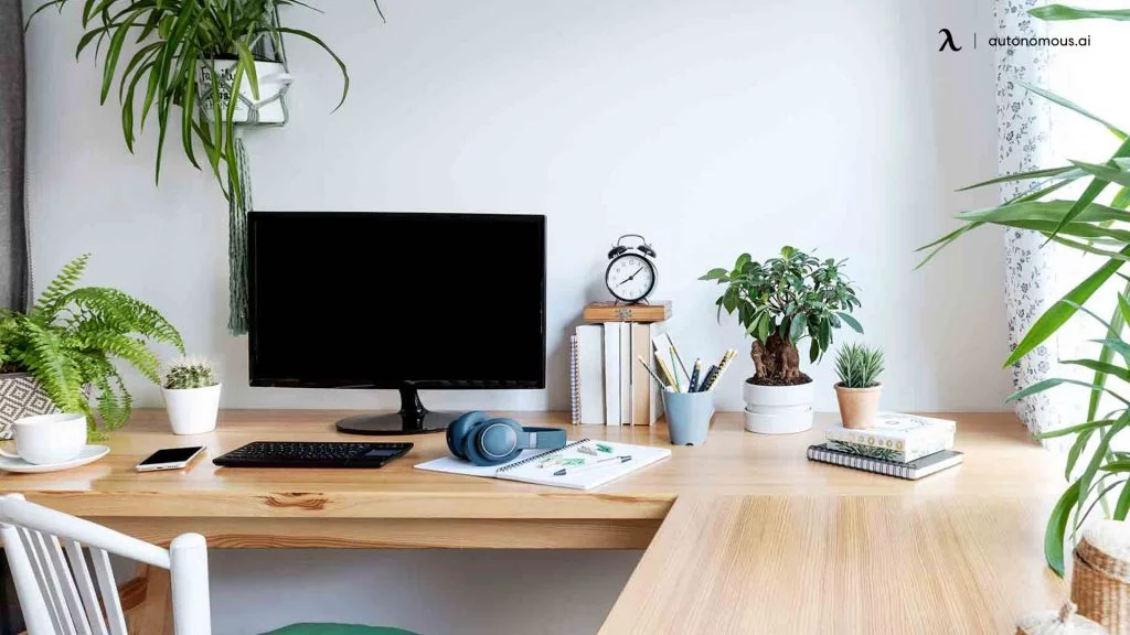 Clean and minimal desk setups to take your home office up a notch