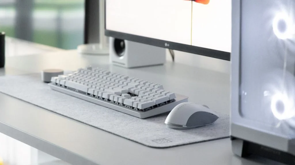 8 Office Desk Accessories Must Haves in 2021 for Every Office